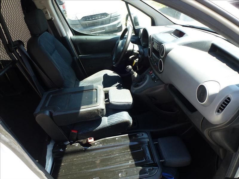 Peugeot Partner 1,6 HDI LONG L2H1 WEBASTO 3mís - fotka 28 z 44