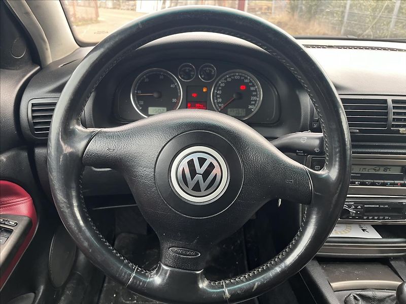 Volkswagen Passat 1.9 TDi NA NÁHRADNÍ DÍLY - fotka 14 z 24