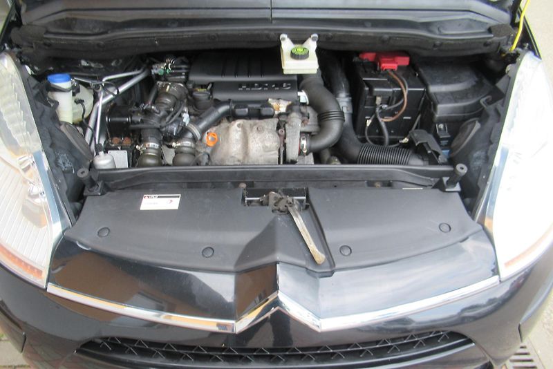 Citroën C4 Picasso 1.6 HDi Aut. Klima - fotka 21 z 22