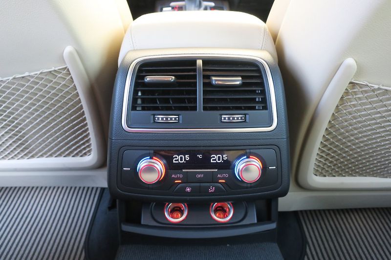 Audi A6 Allroad 3.0TDI 200kW Quat. Stronic ČR - fotka 43 z 50