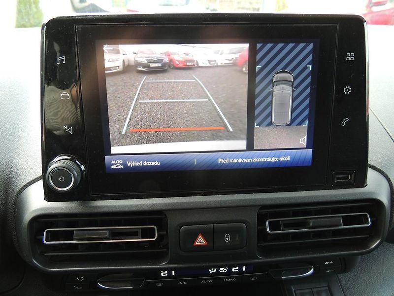 Toyota ProAce City Verso (2023) 1.2T,81kw,Family,7míst,1maj.ČR - fotka 39 z 76