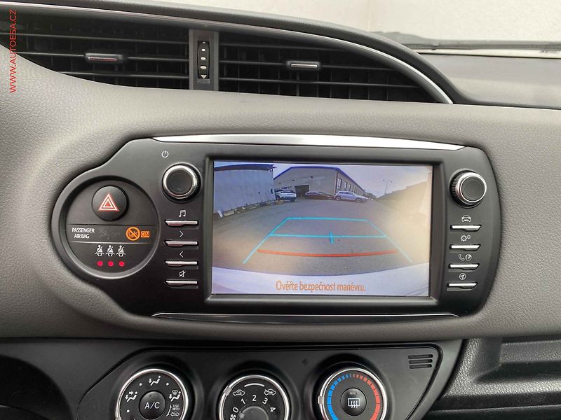 Toyota Yaris (2018) 1.5 i, 2.maj,ČR, servis - fotka 18 z 18