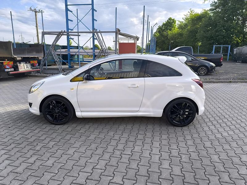 Opel Corsa 1.3 DOLOŽENÉ KM,SERVISNÍ KN - fotka 7 z 43