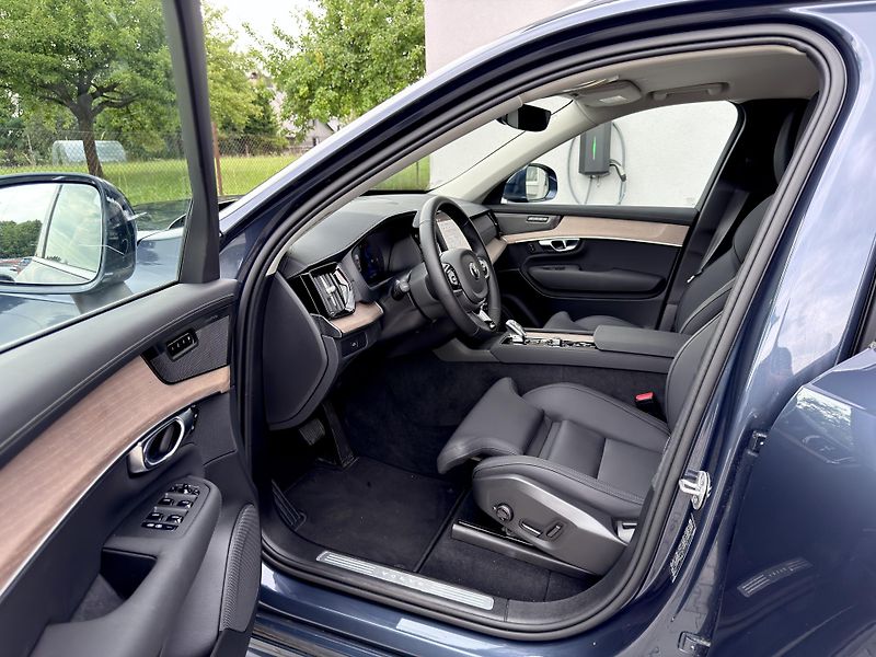 Volvo XC90 B5 AWD PLUS BRIGHT // +kola  - fotka 11 z 50