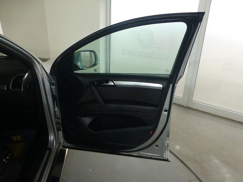 Audi Q7 (2010) 3,0TDI*XENONY**NAVI**VZDUCH** - fotka 20 z 28