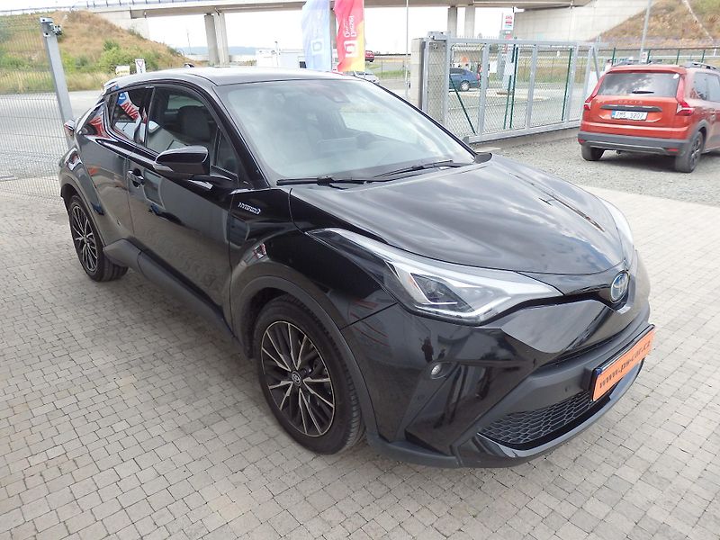 Toyota C-HR 1.8 HYBRID EXECUTIVE - fotka 3 z 20