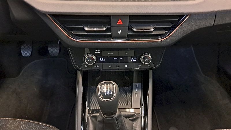Škoda Kamiq (2025) Top Selection 1,0 TSI 85 kW - fotka 23 z 23