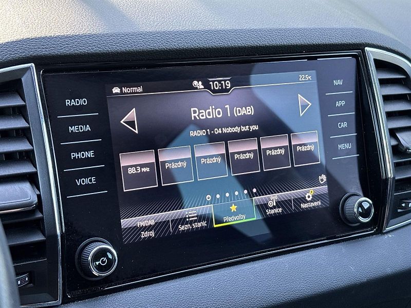 Škoda Karoq (2023) 1.5 TSI DSG Style+ - fotka 14 z 36