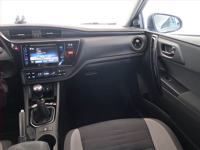 Toyota Auris (2015) 1.2 Ti, Serv.kniha, Tempomat - fotka 8 z 14