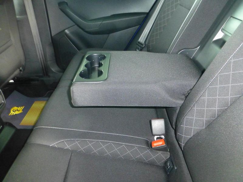 Škoda Karoq (2019) 1,6TDI*PARK.S**ALU***VYHŘ.SED. - fotka 17 z 28