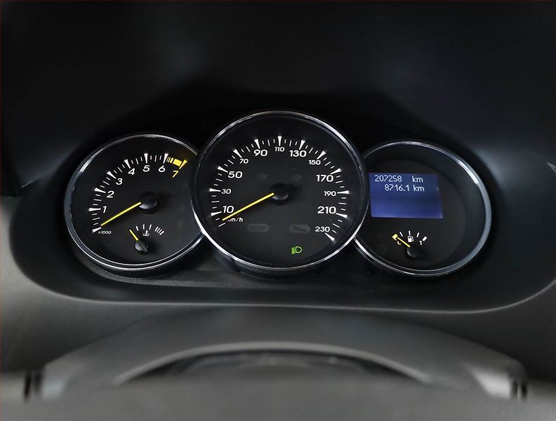Renault Fluence (2010) 1.6 16V, po STK, jezdí výborně - fotka 9 z 14