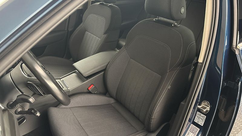 Škoda Superb 2.0 TDI DSG Style Combi - fotka 15 z 26