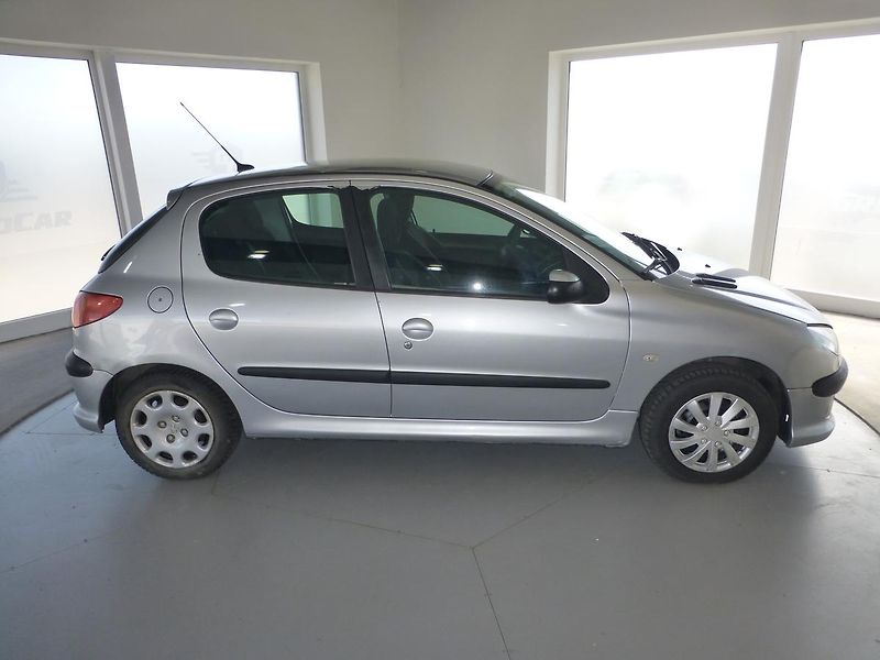 Peugeot 206 (2006) 1,4i**KLIMATIZACE**5DV - fotka 4 z 23