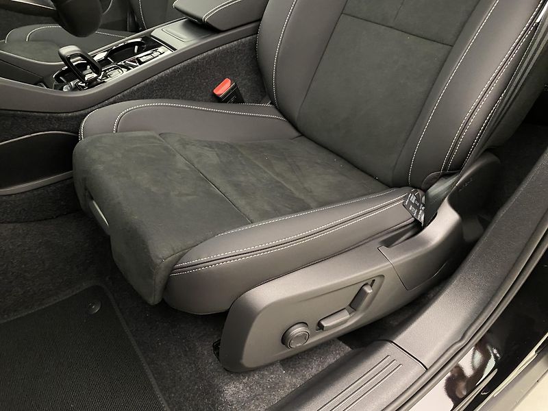 Volvo XC40 (2026) B3 AUT DARK ULTRA  - fotka 29 z 60