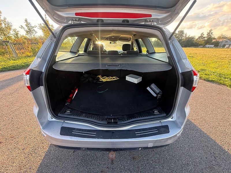 Ford Mondeo 2,0 TDI KOMBI TAŽNÉ 2X KOLA - fotka 10 z 13