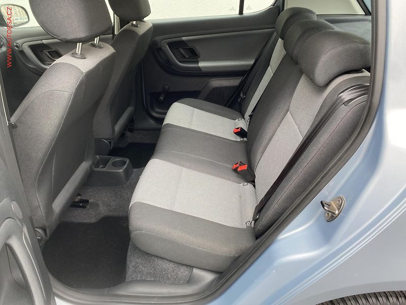 Škoda Fabia (2010) 1.2 TSi, Cool Edition, AC - fotka 10 z 13
