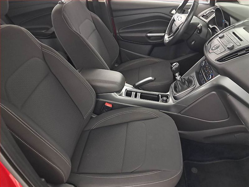 Ford Kuga (2019) 1.5 EcoBoost, Tempomat - fotka 9 z 19