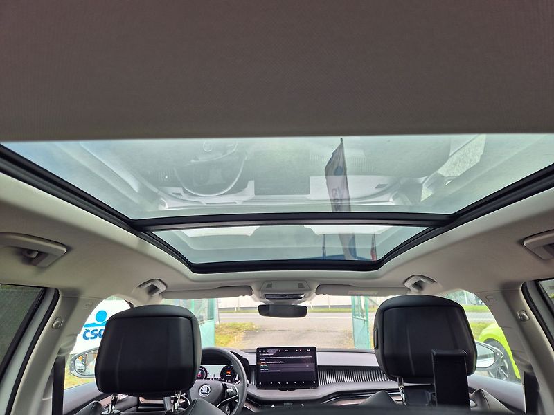 Škoda Superb Combi 2,0 TDI DSG 4x4 142 kW L - fotka 14 z 41