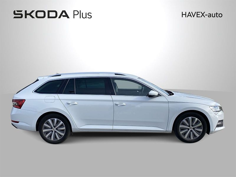 Škoda Superb (2021) Combi iV 1.4 TSI DSG Style - fotka 34 z 36