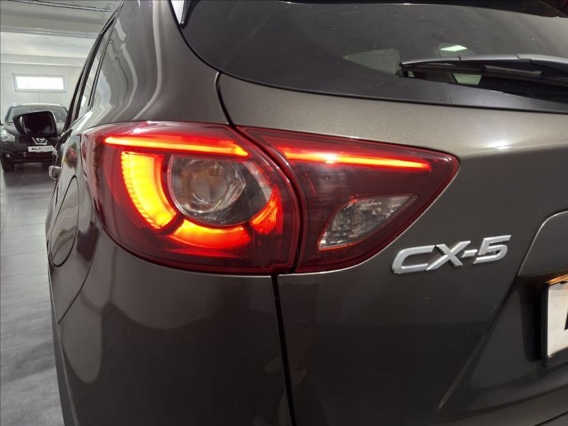 Mazda CX-5 2,0   i 121KW REZERVACE - fotka 33 z 38