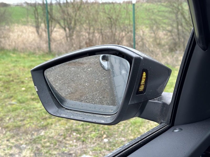 Škoda Scala 1.0TSi 116PS LED V.Cockpit Cli - fotka 8 z 39