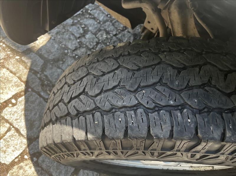 Isuzu D-Max 1,9 SC skříň  6 M/T L 4x4 - fotka 18 z 31