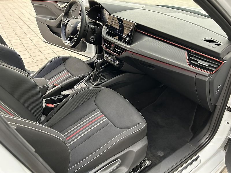 Škoda Kamiq 1.0 TSI Monte Carlo - fotka 22 z 26