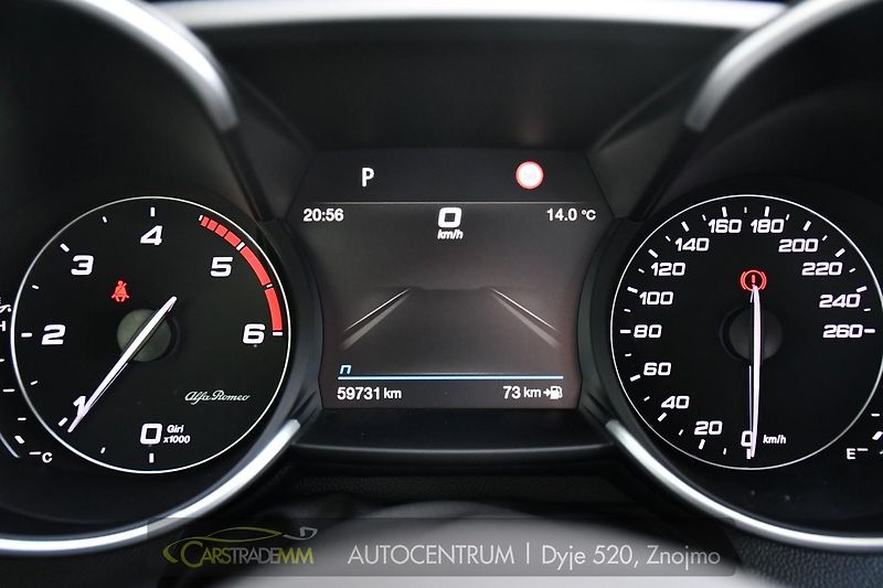 Alfa Romeo Giulia 2.2JTDm 154kw Ti - fotka 29 z 53