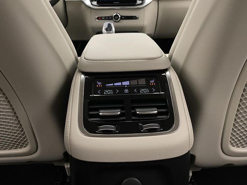 Volvo XC90 (2026) T8 AWD Plug-in BRIGHT PLUS 7m - fotka 74 z 74