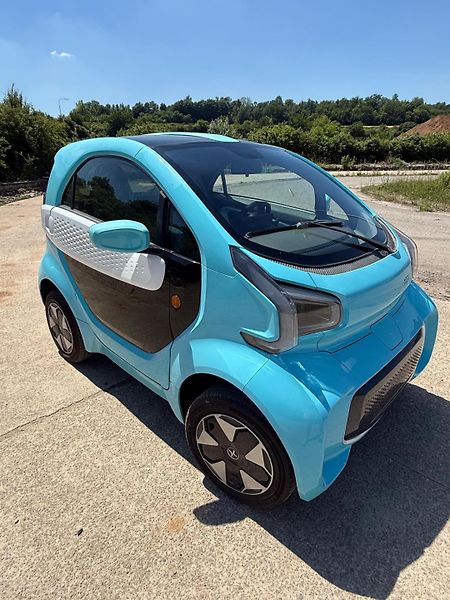 XEV Yoyo (2024) - vhodný na řidičské opr. A1 - fotka 3 z 28