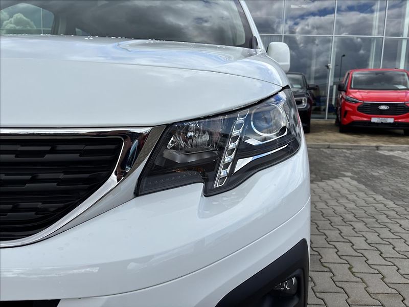 Peugeot Rifter 1,5 Bluehdi 75kW Allure - fotka 9 z 39