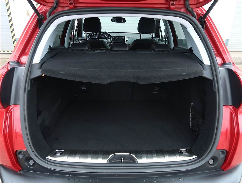 Peugeot 2008 (2016) 1.6 BlueHDi, Serv.kniha - fotka 13 z 20