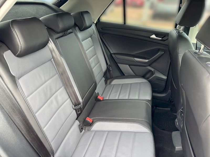 Volkswagen T-Roc (2023) STYLE 1,5 TSI 110 KW DSG - fotka 23 z 29