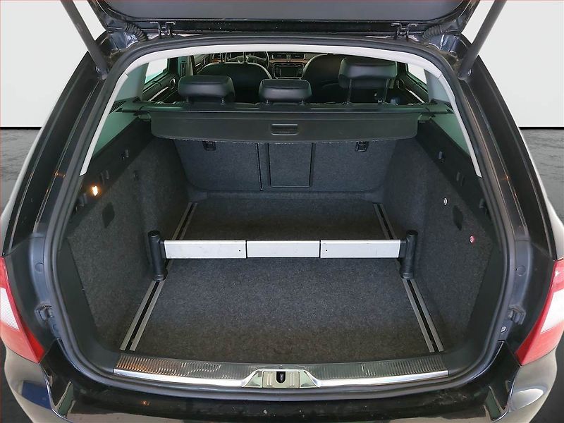 Škoda Superb (2013) 3.6 FSI V6, 4X4, Automat - fotka 11 z 18