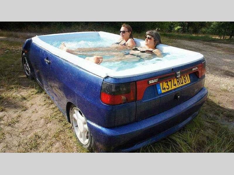Pec na pizzu z Fordu Mondeo Combi.