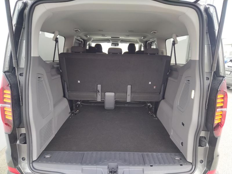 Volkswagen Caravelle Life 2,0 TDI DR 4MOTION 8AUTOM - fotka 7 z 27