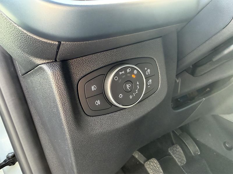 Ford Tourneo Courier Active, Tourneo, 1.0 EcoBoost - fotka 16 z 20