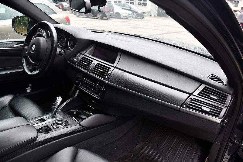 BMW X6 xDrive40d - fotka 7 z 9