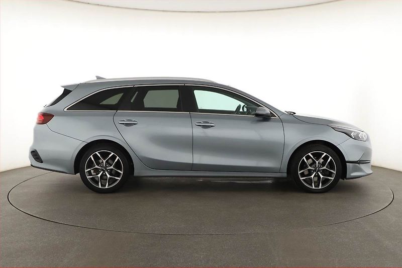 Kia Ceed (2023) Top 1.5 T-GDI, Automat, ČR - fotka 6 z 20