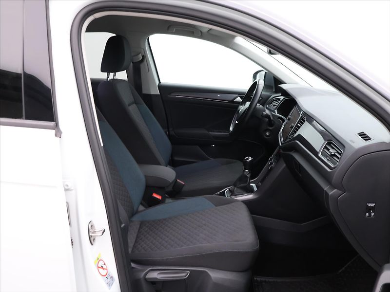 Volkswagen T-Roc 1,0 TSI Style Virtual 1.Maj. - fotka 11 z 30
