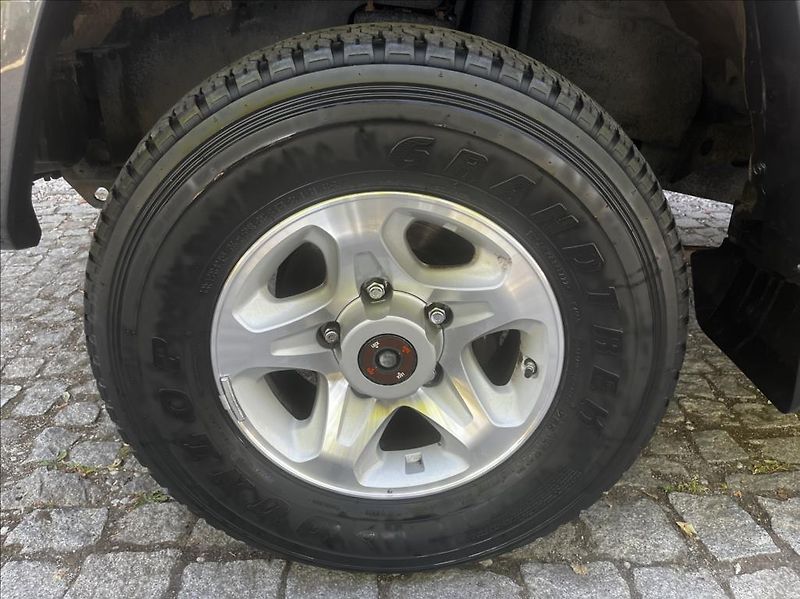 Toyota Land Cruiser GRJ76 4,0 V6 5MT - fotka 26 z 33