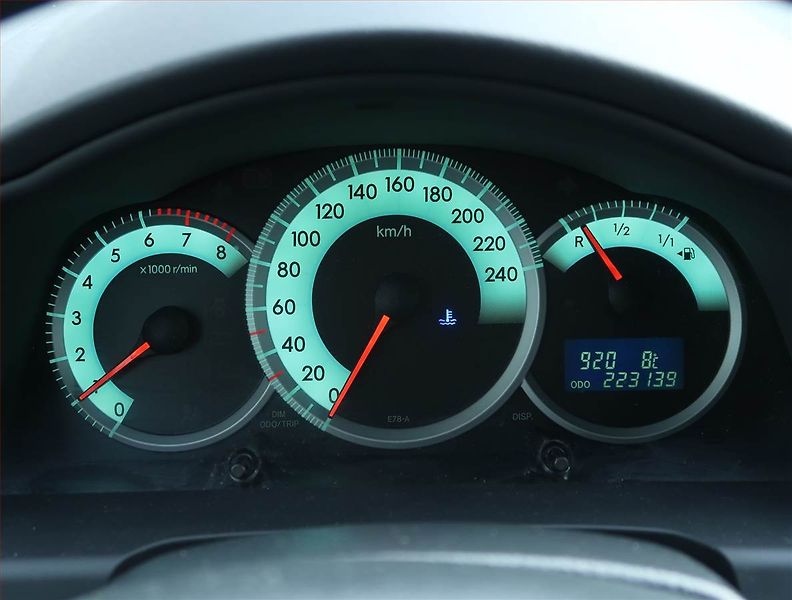 Toyota Corolla Verso (2004) 1.8, po STK, rezervace - fotka 11 z 16