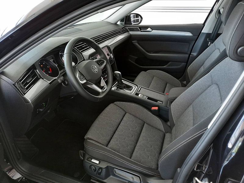 Volkswagen Passat Variant (2023) 2.0 TDI (110kW/150k) DSG, Busi - fotka 6 z 26