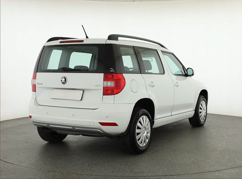 Škoda Yeti (2017) 2.0 TDI, Park. senzory - fotka 5 z 15