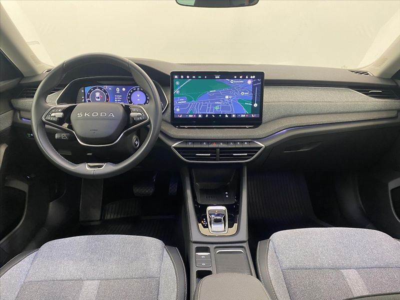 Škoda Octavia 1,5 TSI  mHEV Top Selection - fotka 9 z 27