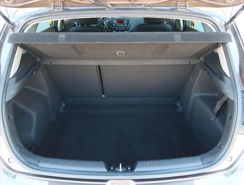 Kia Ceed (2016) 1.4 CVVT, Serv.kniha, Tempomat - fotka 13 z 16