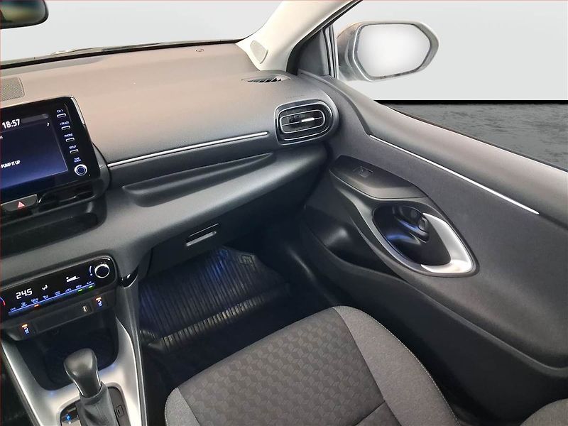 Toyota Yaris (2023) 1.5 VVT-i Hybrid - fotka 8 z 22