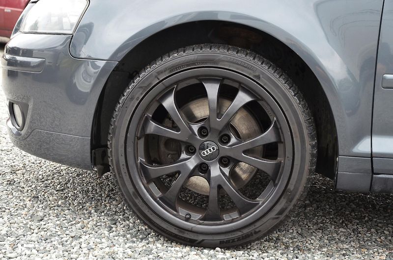 Audi A3 (2007) 2.0 TDi 125kW / STK 05/2028 - fotka 7 z 27