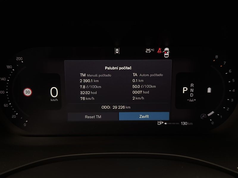 Volvo XC60 B5 AWD PLUS DARK CZ 1.maj - fotka 16 z 44
