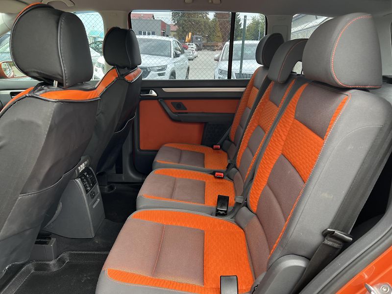 Volkswagen Touran Cross 1.4TSi 125KW DSG  - fotka 19 z 34
